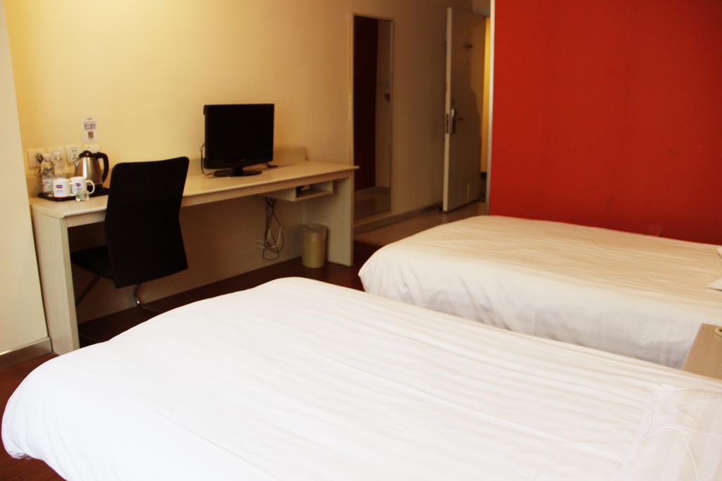 Gold Mine Express Hotel Nanning Room photo